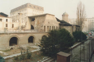 bucuresti centenar - curtea veche